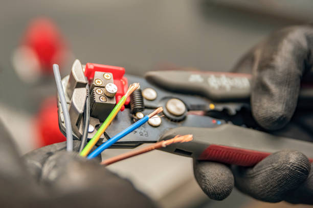 Best Affordable Emergency Electrician  in Moosup, CT